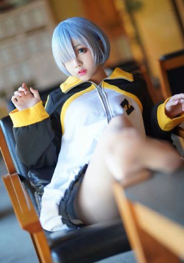 岳彩晶