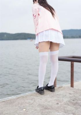 sM脚奴调教丨我恋美脚社视频_720HD高清在线观看